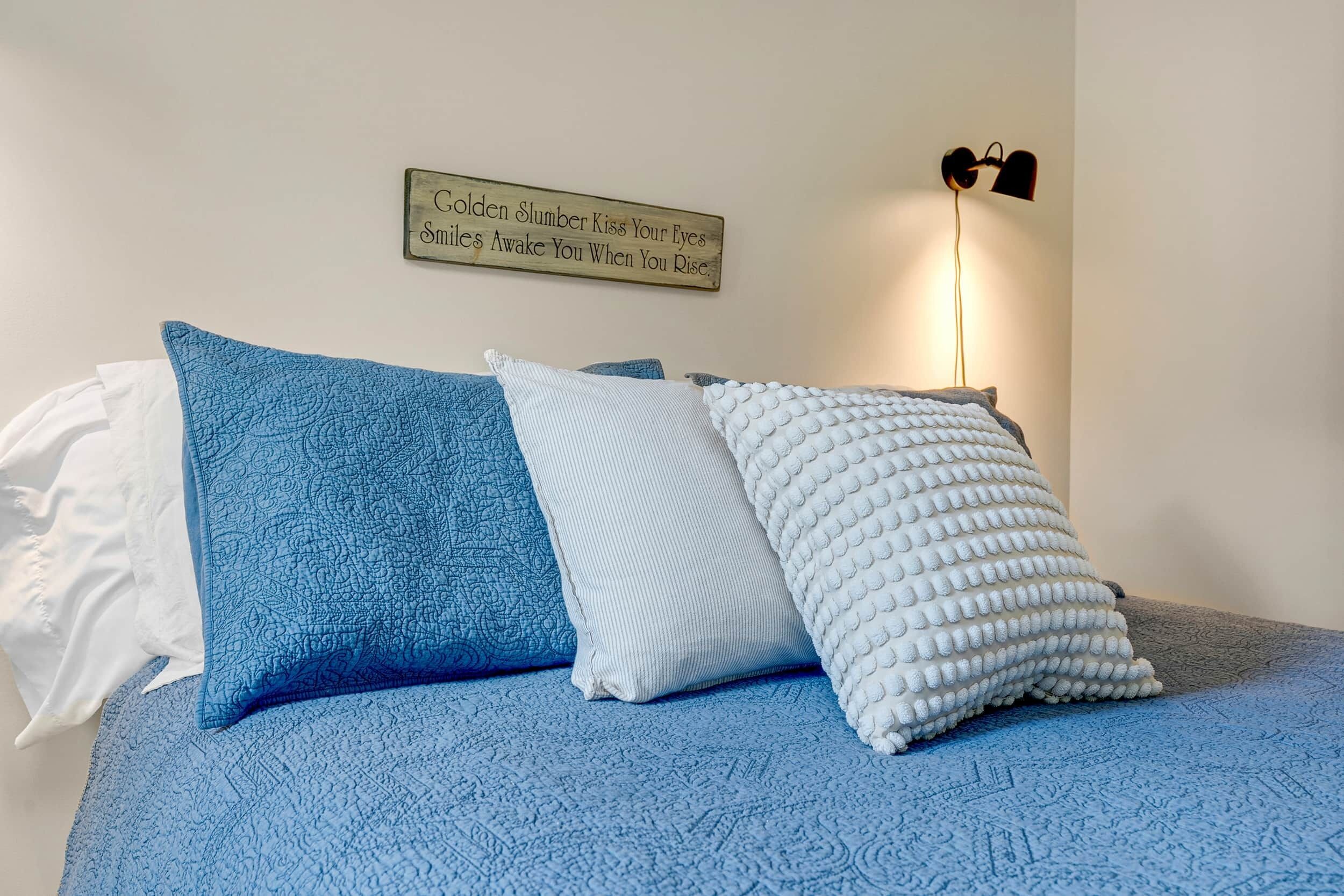 3 bedrooms, desk, iron/ironing board, free WiFi