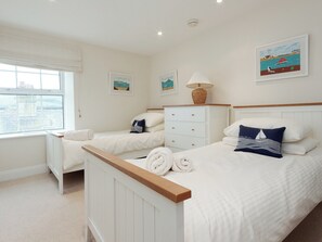 3 bedrooms, free WiFi, bed sheets
