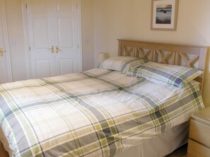 2 bedrooms, free WiFi, bed sheets - Ideal location for golfers and adjacent to Sewerby Park and Gardens. (Bridlington Links, Sewerby, Bridlington)