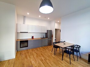 Fridge, microwave, oven, stovetop