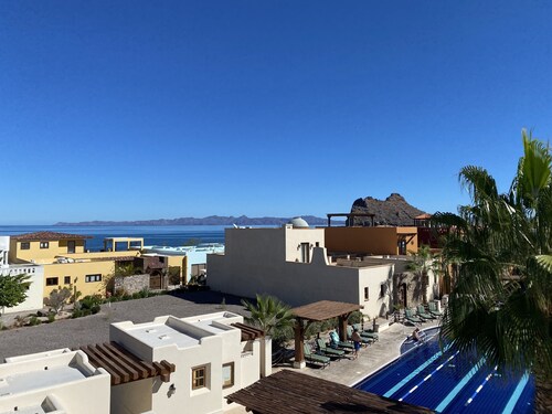 Casa Fresca by the lap pool