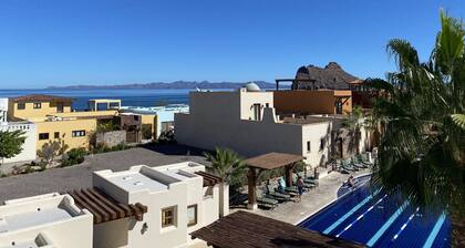 Casa Fresca by the lap pool