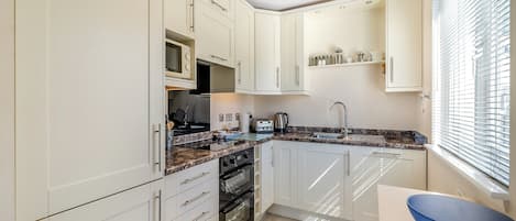 Diskmaskin och barnstol