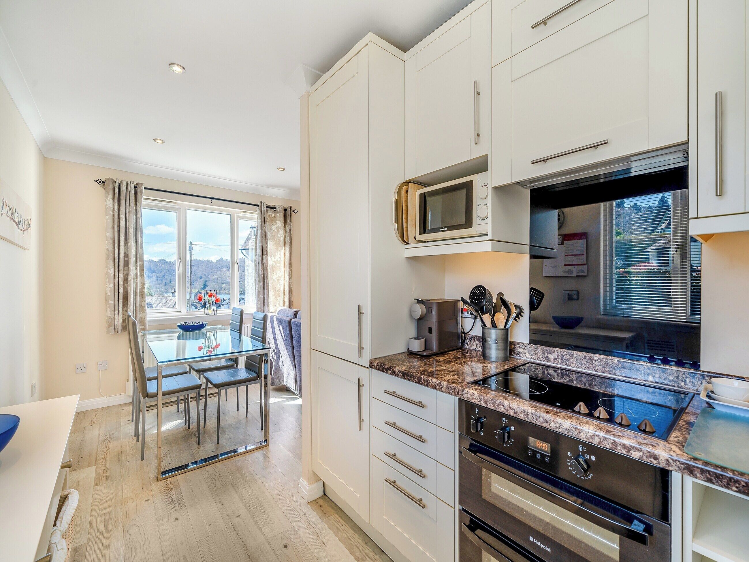 Dishwasher, high chair