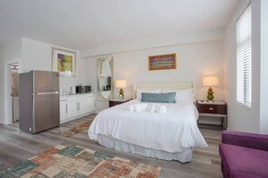 Unclassified image, 3 of 39, button