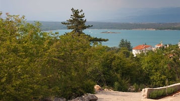 Lämmitetty uima-allas