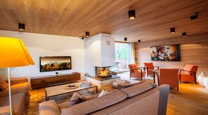 TV, fireplace, ping pong, books - Delicious dining with a view of Hohe Tauern National Park,close to the ski lift (Bramberg am Wildkogel)