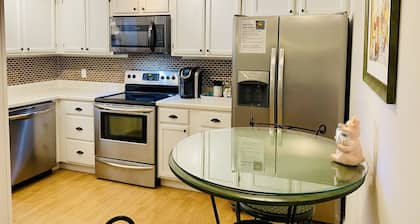 3 Bedroom Townhome in Excellent Location
