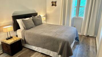 4 chambres, fer et planche à repasser, Wi-Fi gratuit, draps fournis