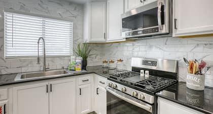 Modern, Fully Renovated 4 Bedroom House