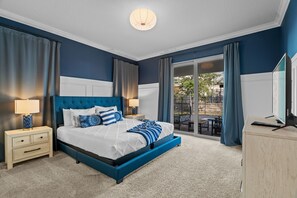 6 bedrooms, desk, iron/ironing board, travel cot