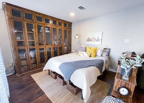 1 bedroom, in-room safe, desk, blackout drapes