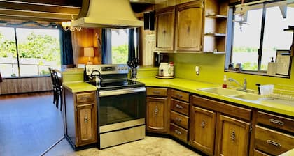 fully fenced Dog yard - Overlooking the Copalis River -