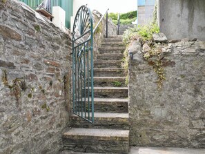 Property grounds - 2 bedroom accommodation in Allenhayes (Allenhayes)