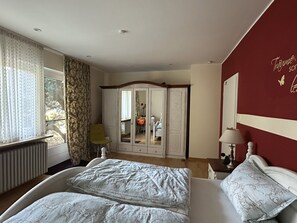 2 habitaciones, wifi gratis y ropa de cama
