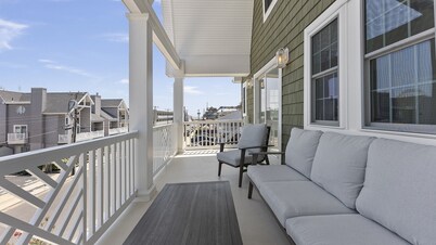 Brand New Construction on Beach Block w/ Parking