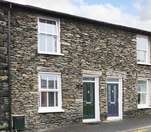 Exterior - 2 bedroom accommodation in Windermere (Windermere)