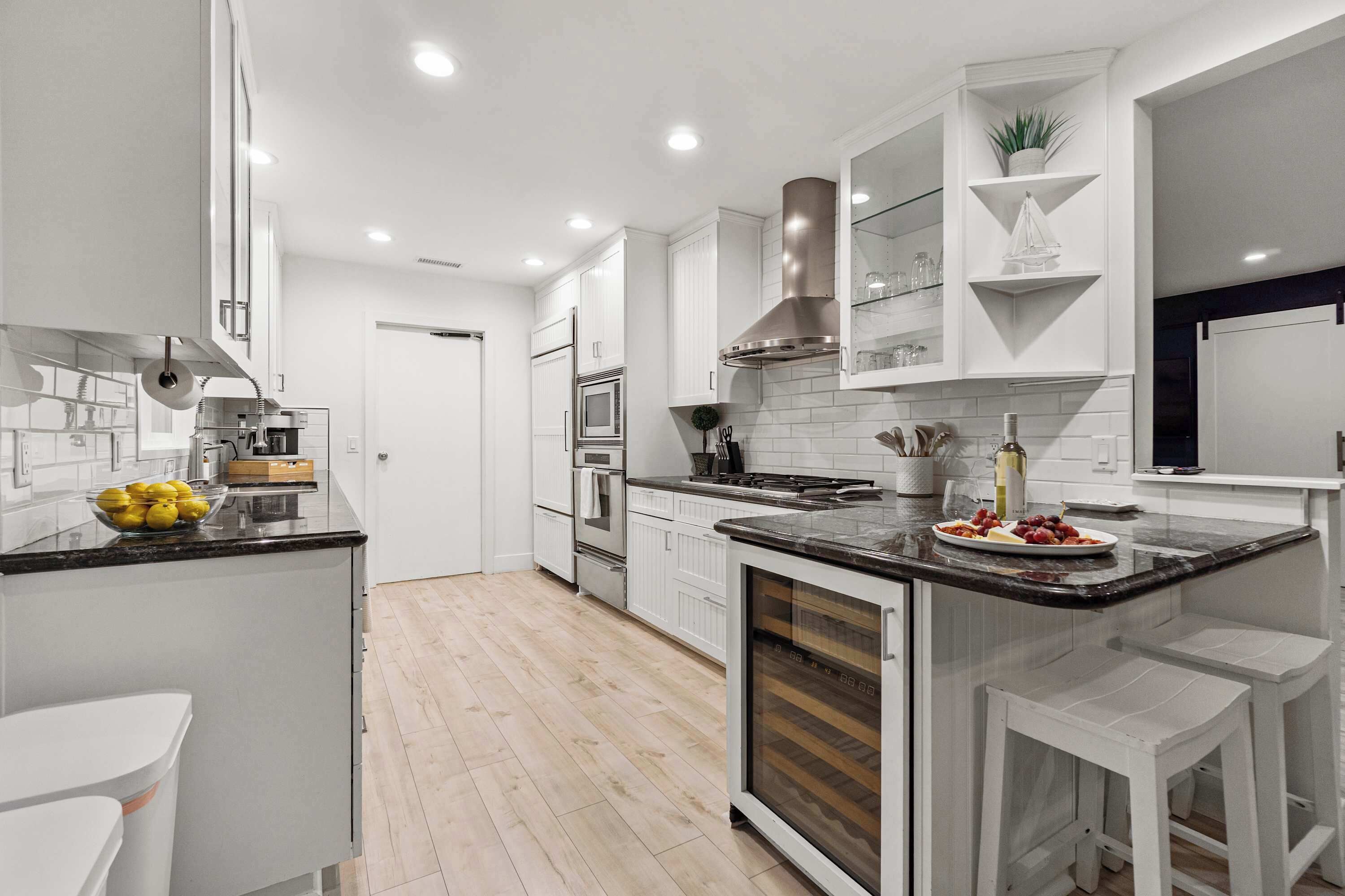 雪櫃、微波爐、焗爐、爐具