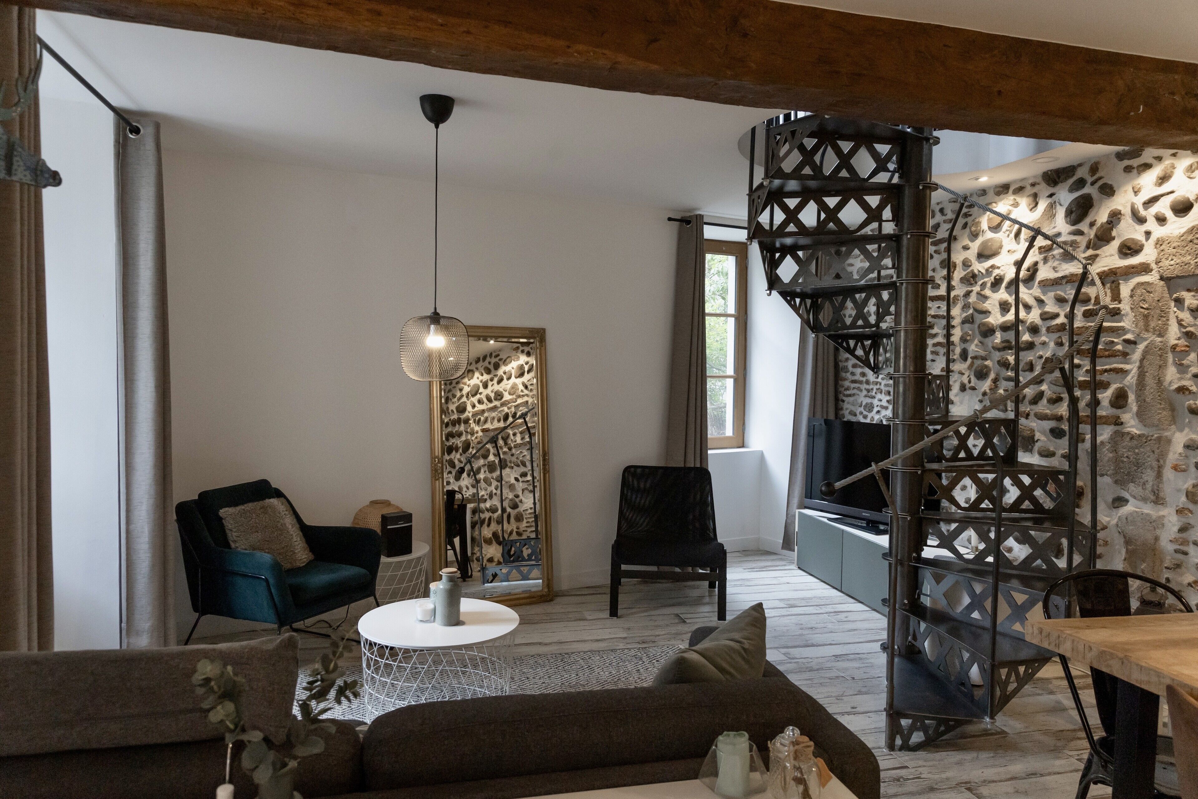 Télévision, espaces bureaux