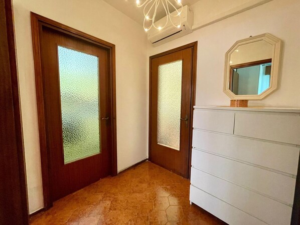 Villa, 2 Bedrooms, Patio, Garden View | Interior