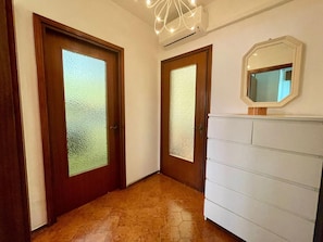 Villa, 2 Schlafzimmer, Terrasse, Gartenblick | Innenbereich