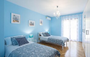 3 bedrooms, travel crib, free WiFi, bed sheets