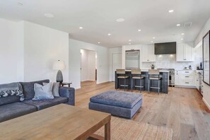 Smart TV, fireplace, offices