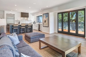 Smart TV, fireplace, offices