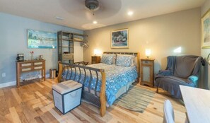 1 slaapkamer, een bureau, gratis wifi, beddengoed