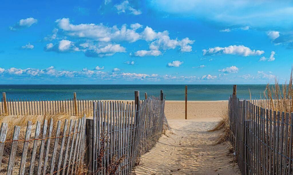 Beach nearby, beach towels