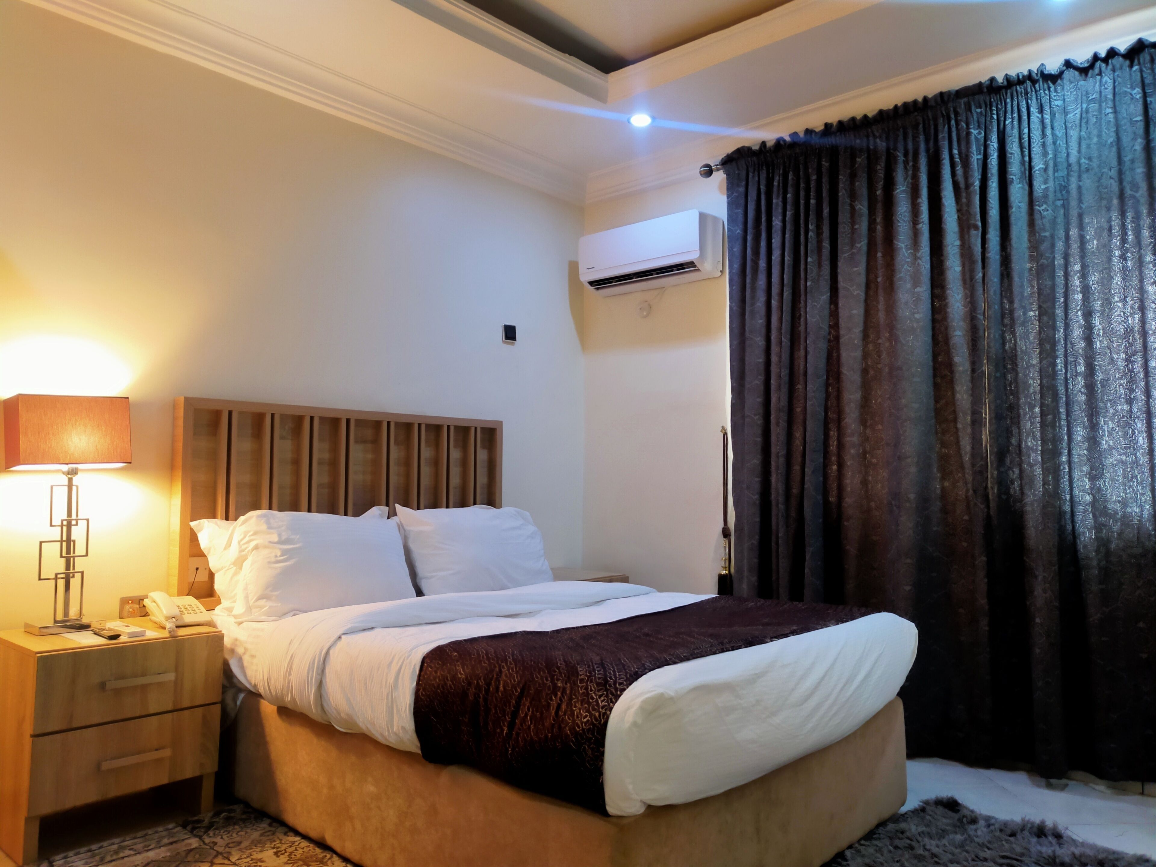 Free WiFi, bed sheets
