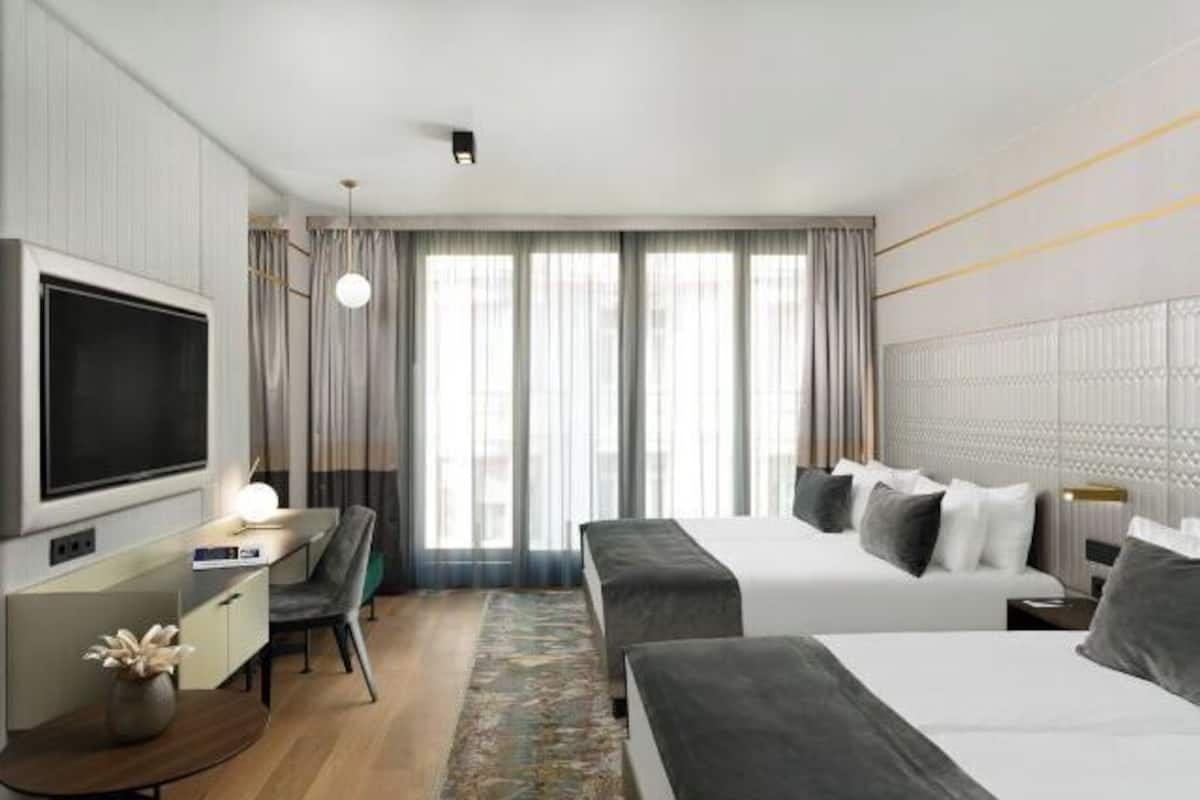 Premium bedding, minibar, in-room safe, blackout drapes