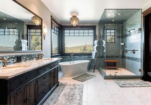 Combined shower/tub, hair dryer, towels, soap - Amazing 3-level home.  Perfect for 3-generation family visits.  Sunsets & elk. (Angel Fire Resort)