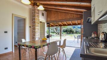 Réfrigérateur, plaque de cuisson