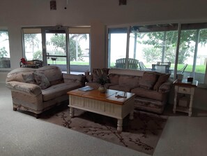 What a view from the living room! - Visit Old Florida and Come Fish the Best Bass Lake in the Region! (Lake Placid)