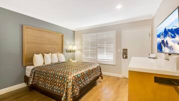 1 bedroom, desk, iron/ironing board, WiFi