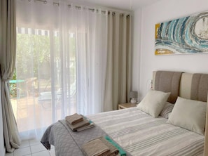 1 bedroom, iron/ironing board, travel cot, free WiFi