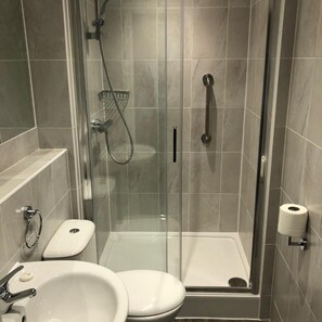 Bathroom - Queens Hotel (Eastbourne)