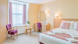 Unclassified image, 3 of 19, button - Queens Hotel (Eastbourne)