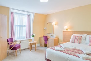 Unclassified image, 3 of 19, button - Queens Hotel (Eastbourne)