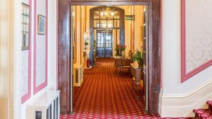 Unclassified image, 4 of 19, button - Queens Hotel (Eastbourne)