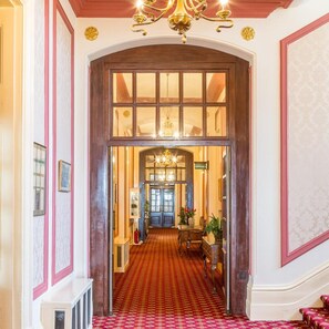 Unclassified image, 4 of 19, button - Queens Hotel (Eastbourne)