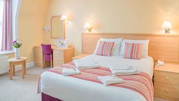Room - Queens Hotel (Eastbourne)