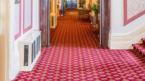Unclassified image, 2 of 19, button - Queens Hotel (Eastbourne)