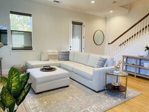 Smart-TV, Kamin, Arbeitsbereiche