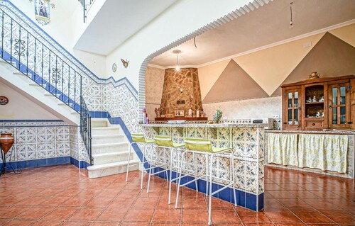 5 bedroom beautiful home in Algamitas