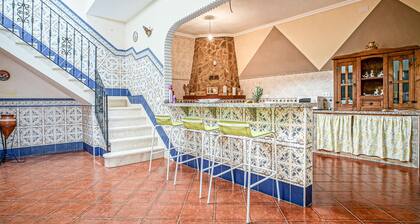 5 bedroom beautiful home in Algamitas