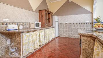 KĂŒhlschrank, Ofen, Herdplatte