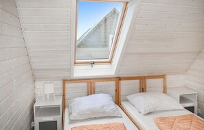 2 bedrooms, free WiFi - Awesome home in Rewal with WiFi (Rewal)