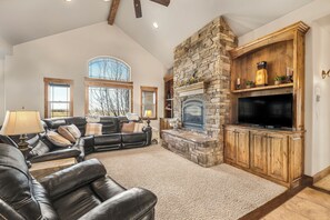 Smart TV, fireplace, table tennis, printers